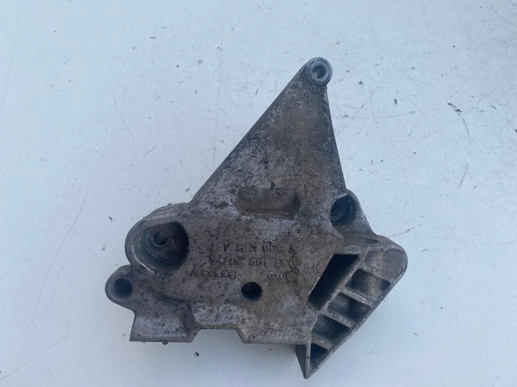 Engine mounting bracket – Volkswagen Golf Plus (2005-2013)