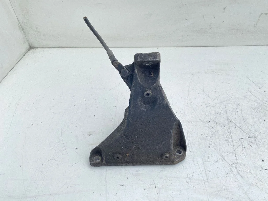 Mootori kinnituskronstein – Audi A4 S4 B6 8E 8H (2001-2005)