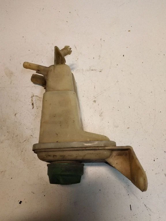 Power steering fluid tank/reservoir 8D0422373C