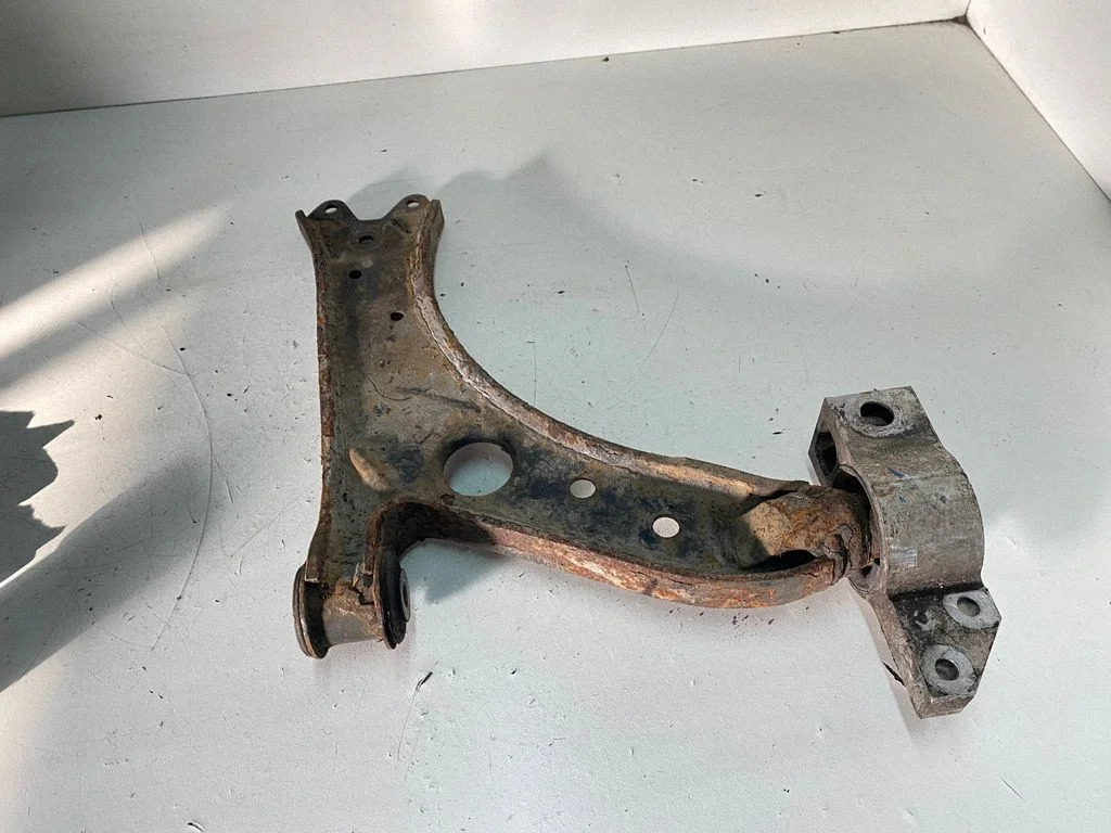 Front lower control arm/wishbone – Volkswagen Golf Plus (2005-2013)