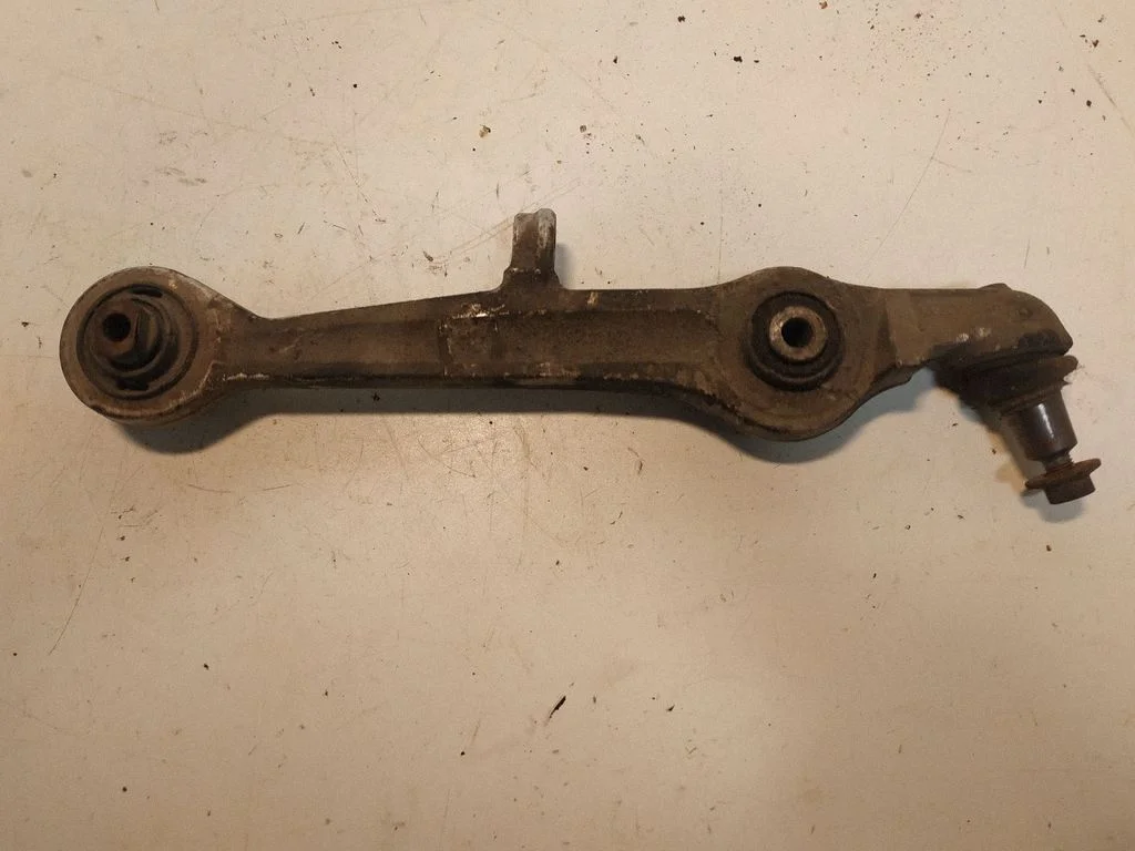 Front lower control arm/wishbone