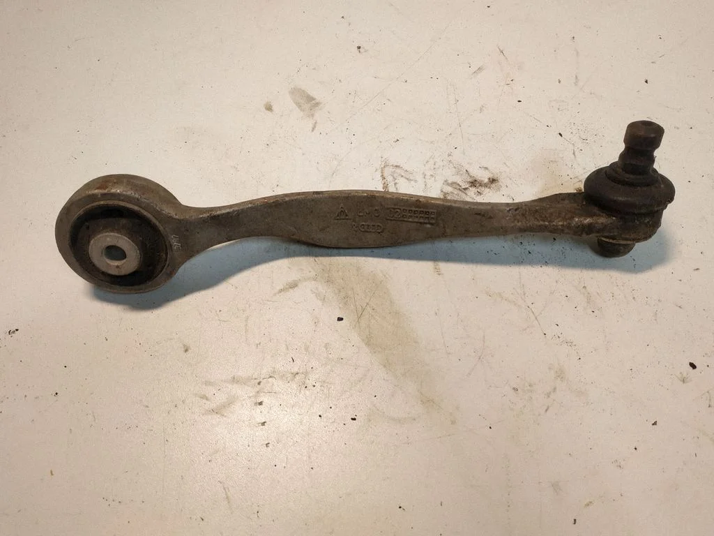 Front lower control arm/wishbone