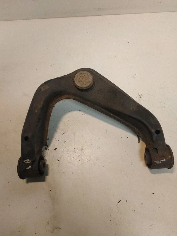 Front lower control arm/wishbone – right