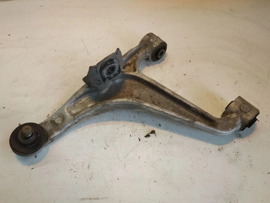 Rear upper control arm/wishbone – right