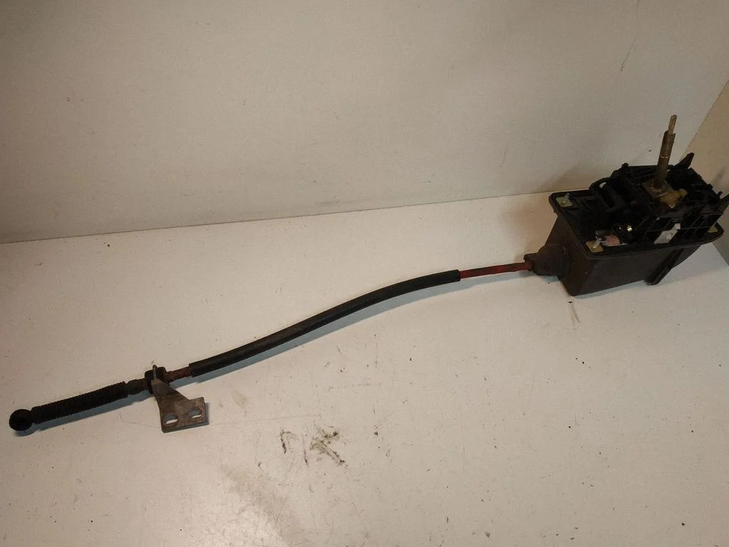 Gear selector mechanism 4B0713041S