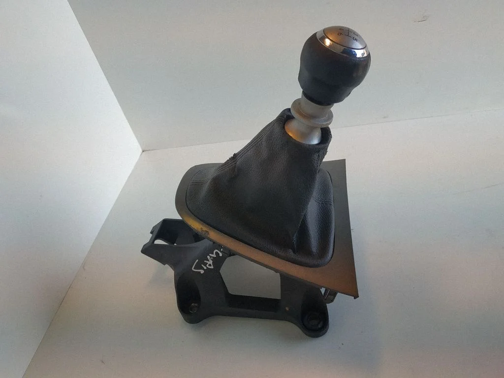 Gear selector mechanism – Toyota Auris 150 (2006-2012)