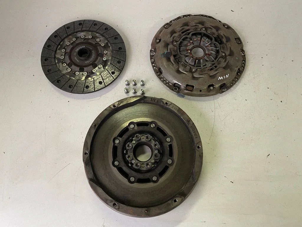 Clutch set kit – Toyota Avensis T270 (2009-2012)