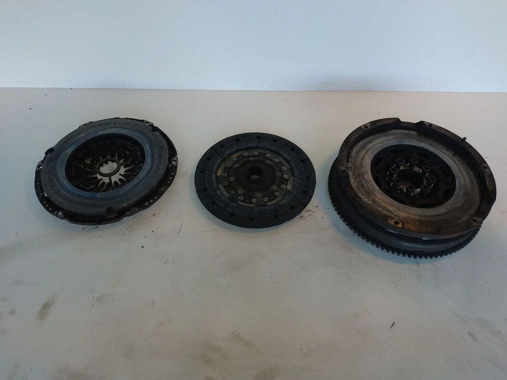 Sidurikomplekt – Lexus IS 220D-250-350 (2006-2013)