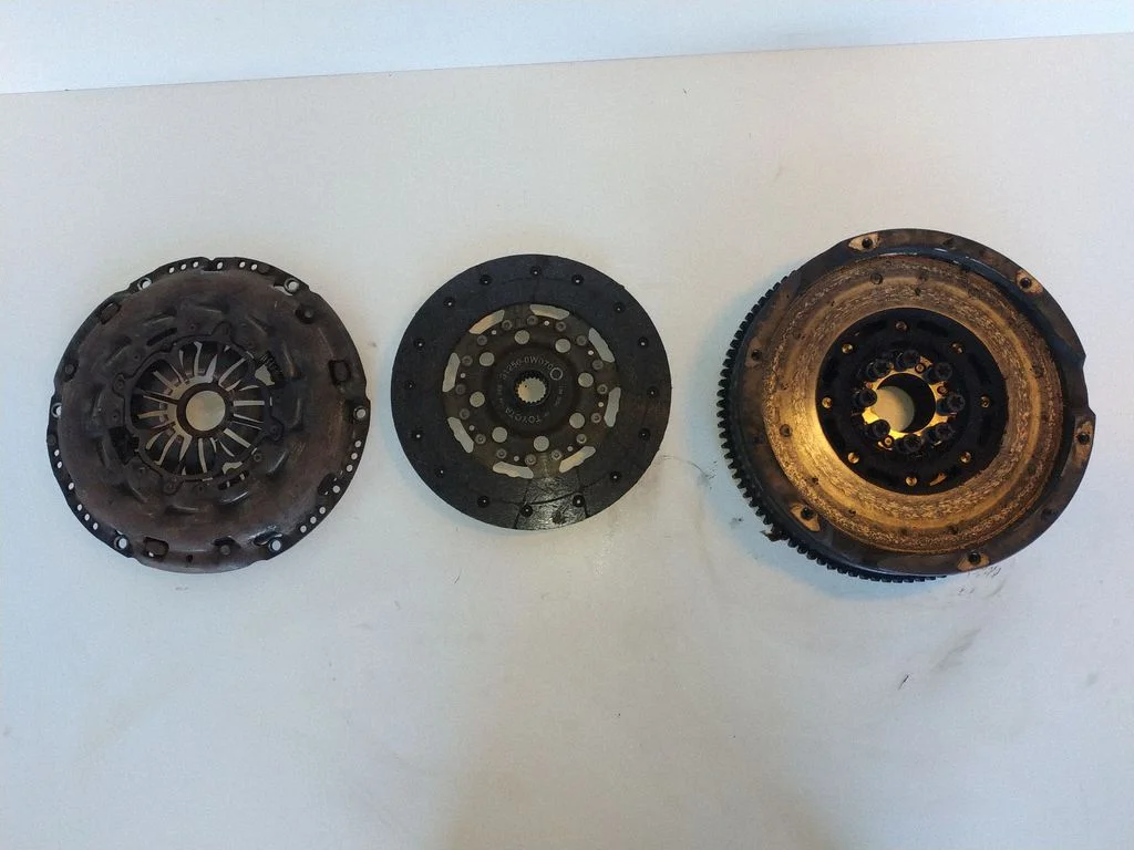 Sidurikomplekt – Lexus IS 220D-250-350 (2006-2013)