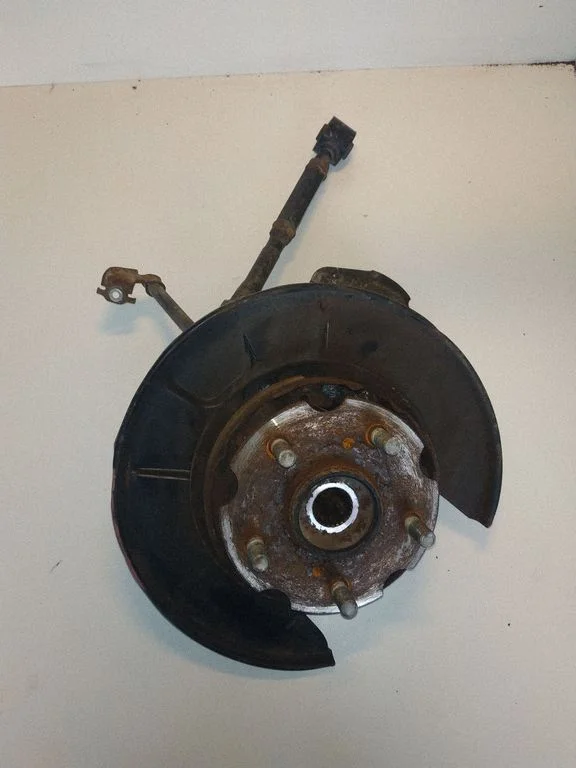 Rear wheel hub – right