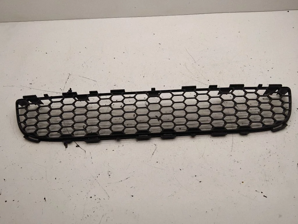 Front bumper lower grill 531120F010