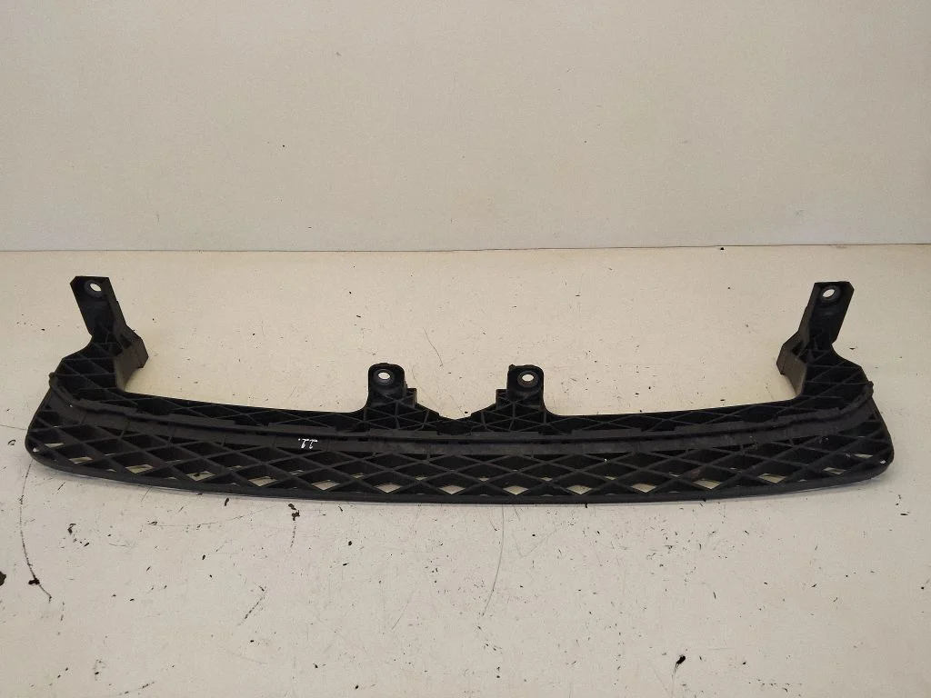 Esistange kinnitusklamber – Volkswagen Passat CC (2008-2016)