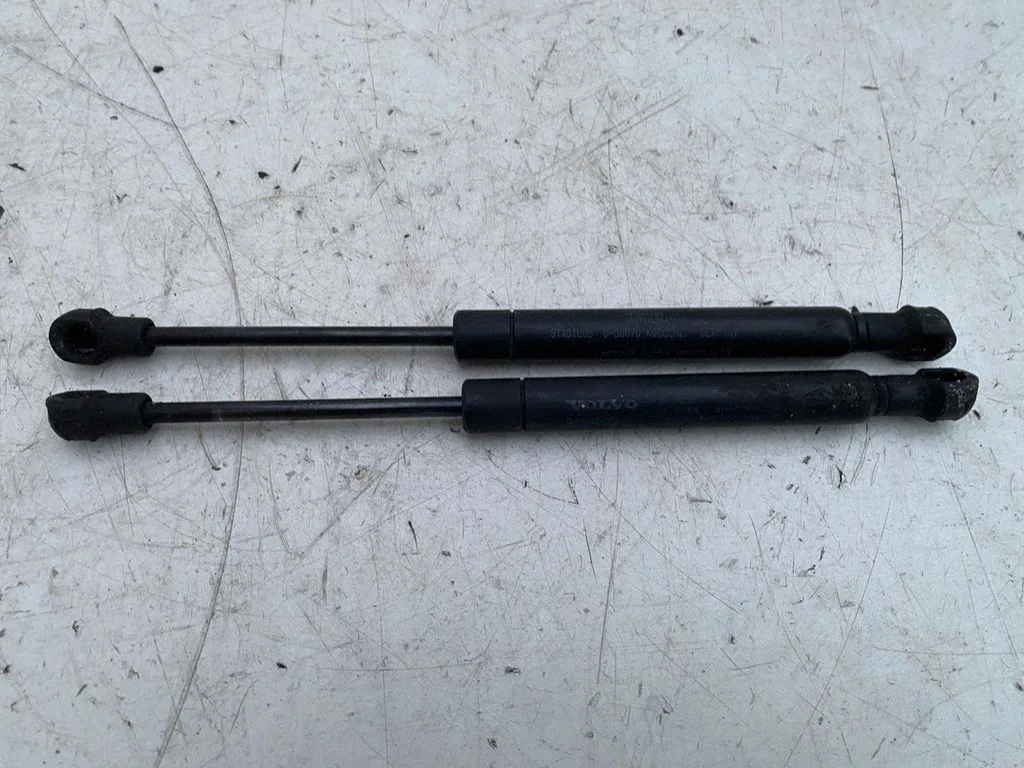 Front bonnet/hood damper/strut – Volvo S80 (2004-2006)