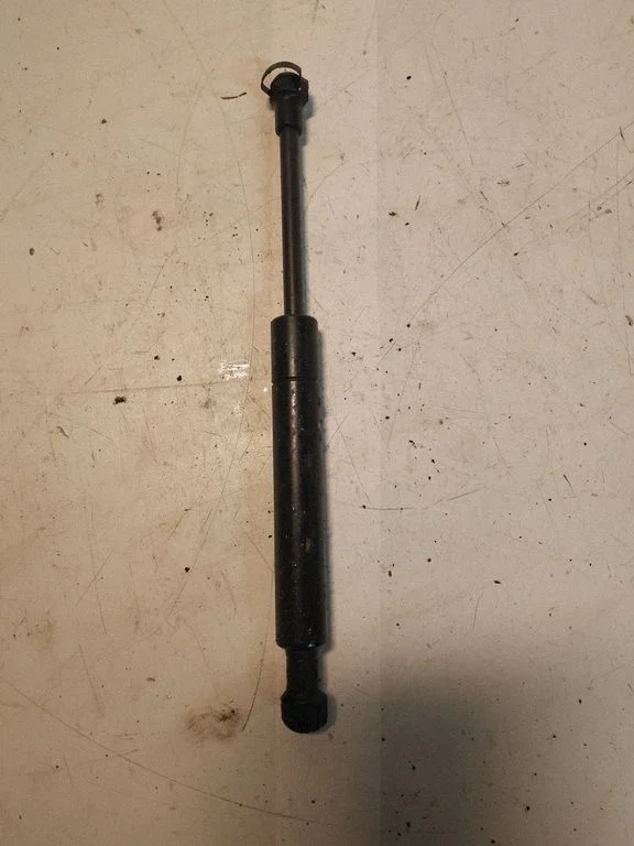 Motora pārsega amortizators 30674708
