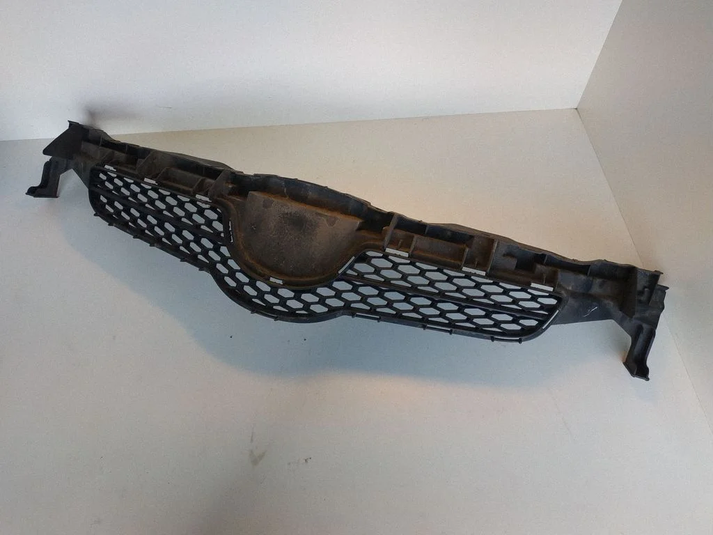 Atrapa górna (grill) – Toyota Auris 150 (2006-2012)