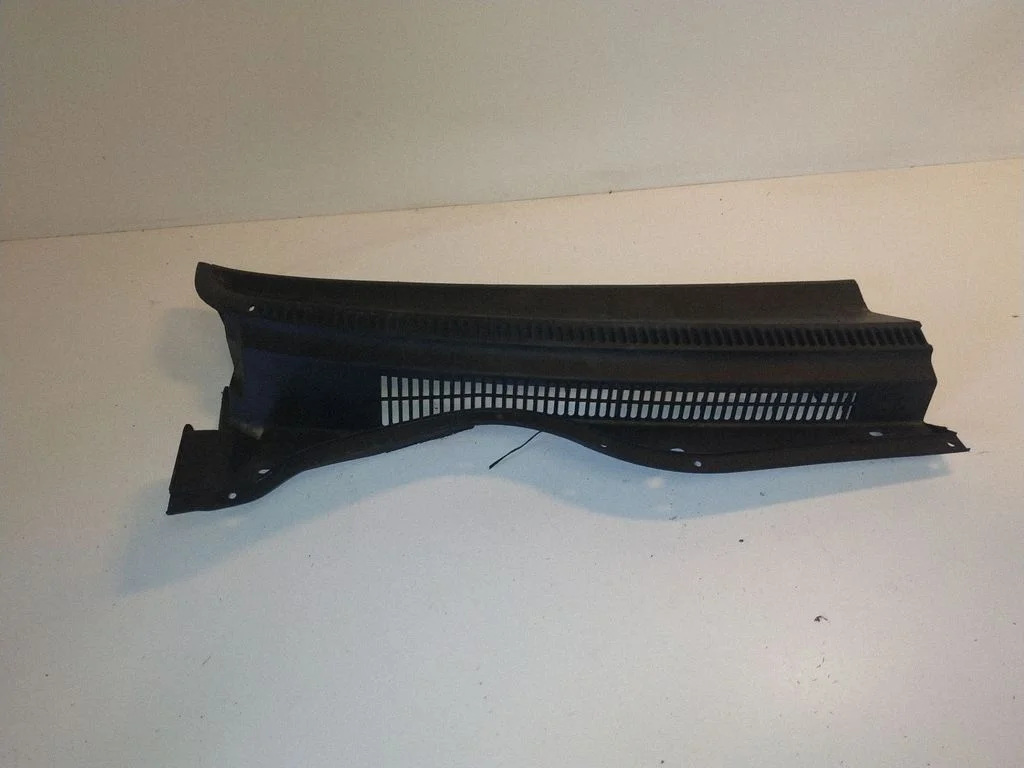 Wiper trim 557810F010