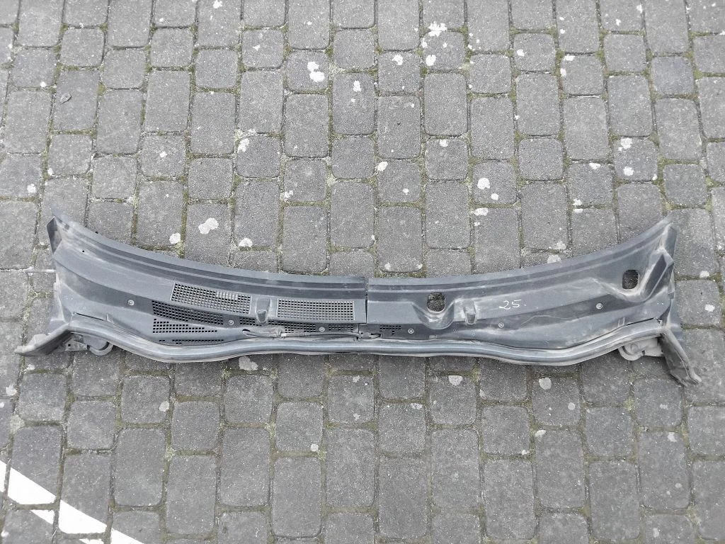 Wiper trim GHP9507N1