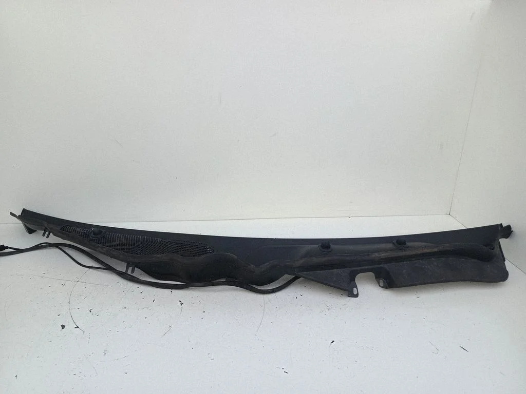 Podszybie (osłona wycieraczek) A2128301013