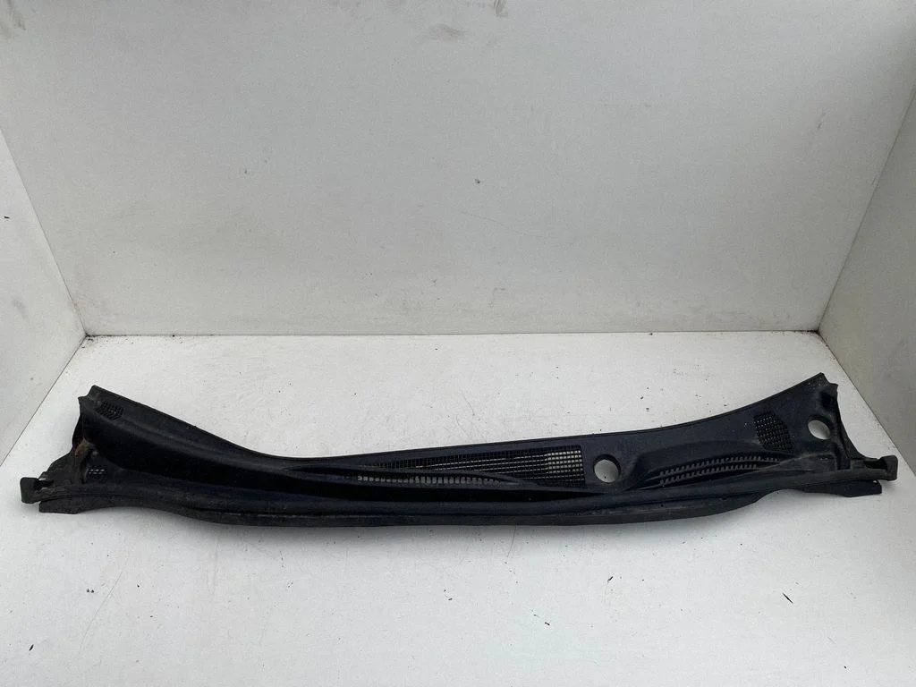 Slotiņu apdare – Toyota Avensis Verso (2001-2009)