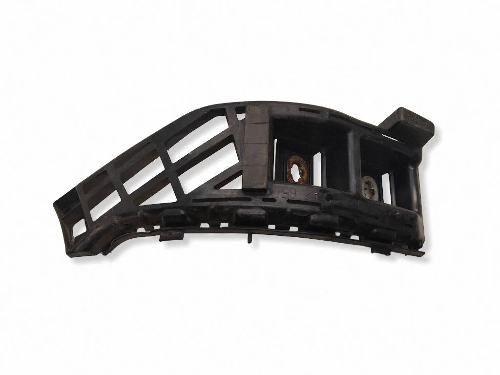 Rear bumper mounting bracket – Mercedes-Benz E-Class W212 (2009-2016)