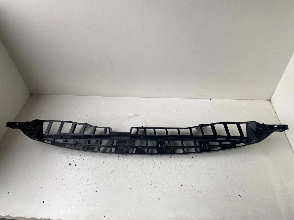 Rear bumper mounting bracket DK6217B861AA