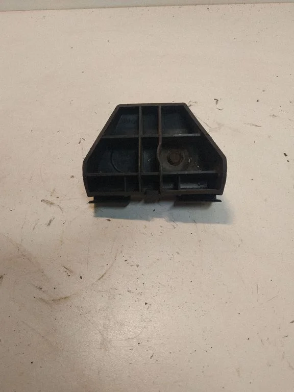 Rear bumper mounting bracket – Toyota Avensis T250 (2003-2006)