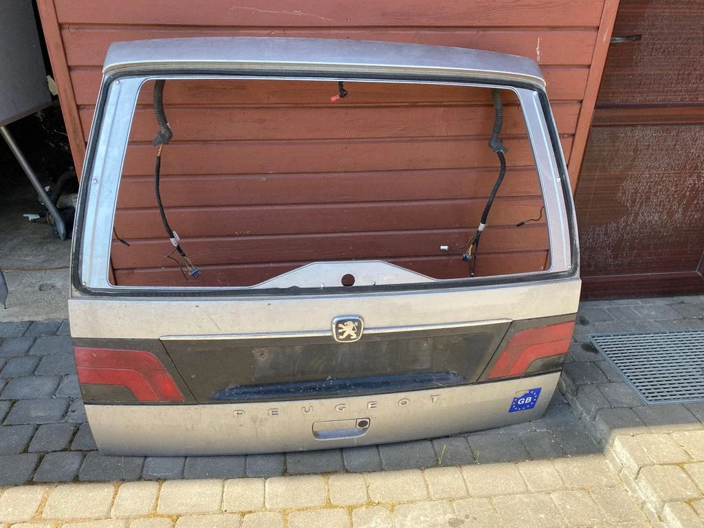 Aizmugurējais vāks (bagāžnieka) 1482030080