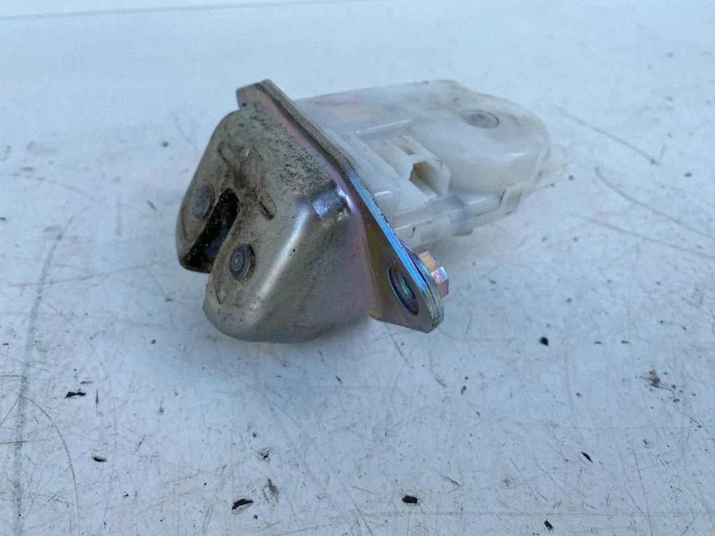 Tailgate/trunk/boot lock/catch/latch