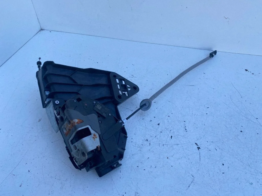 Front door lock – Volvo V60 (2013-2018)
