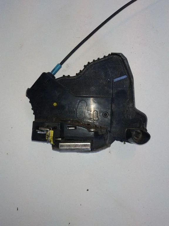 Front door lock A046693