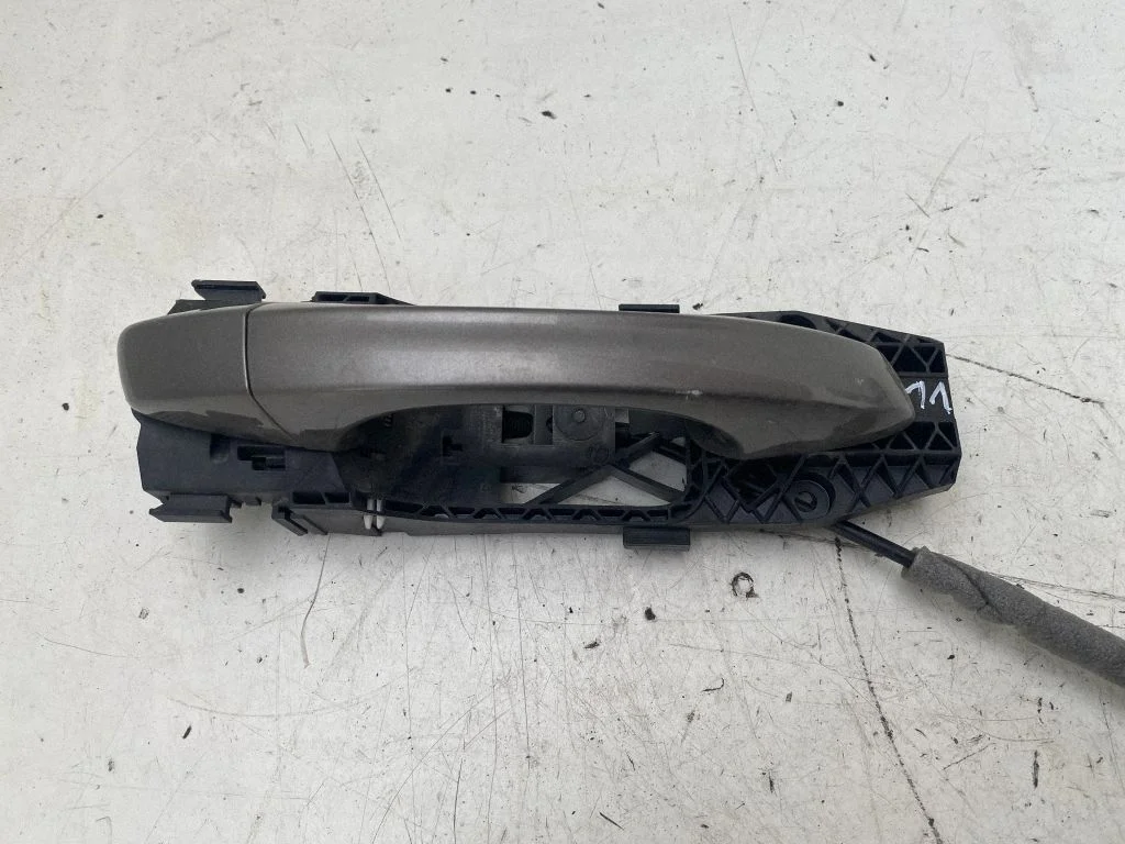 Klamka zewnętrzna drzwi przednich – Volkswagen e-Golf (2014-)