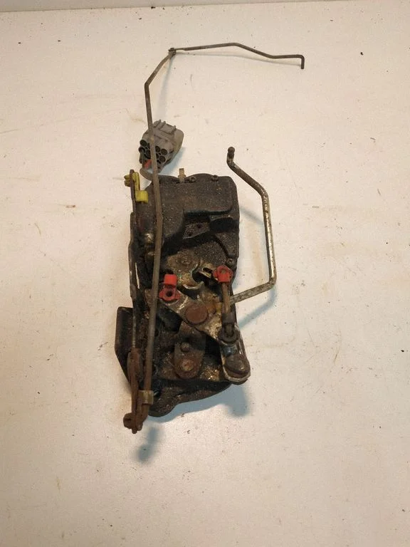 Front door lock – Toyota Hiace (H200) (2004-), right