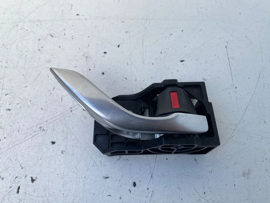 Front door interior handle T8314