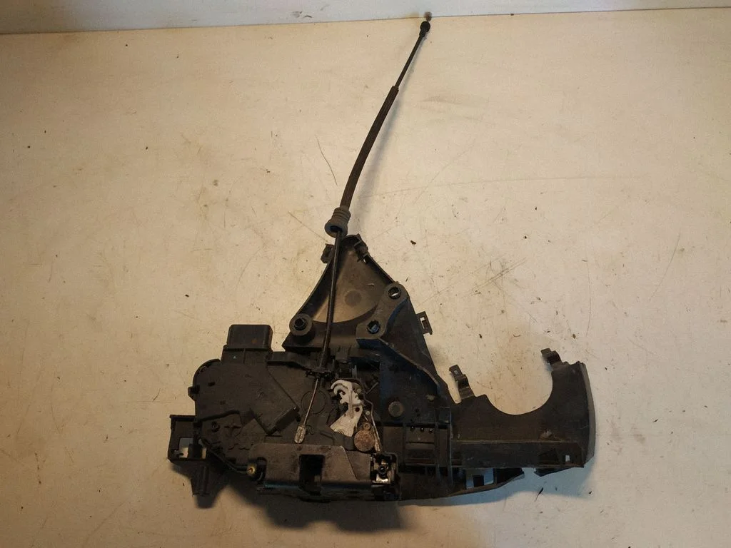 Front door lock – Volvo V50 (2004-2007)