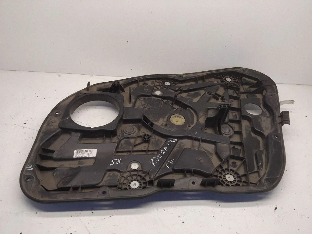 Priekšējā el. loga pacēlāja mehānisms bez motoriņa 824803ZXXX