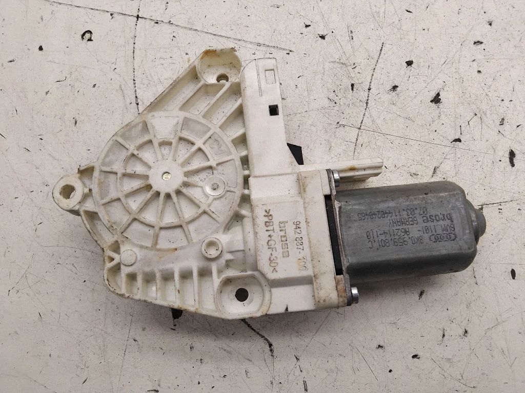 Front door window regulator motor 8K0959801C