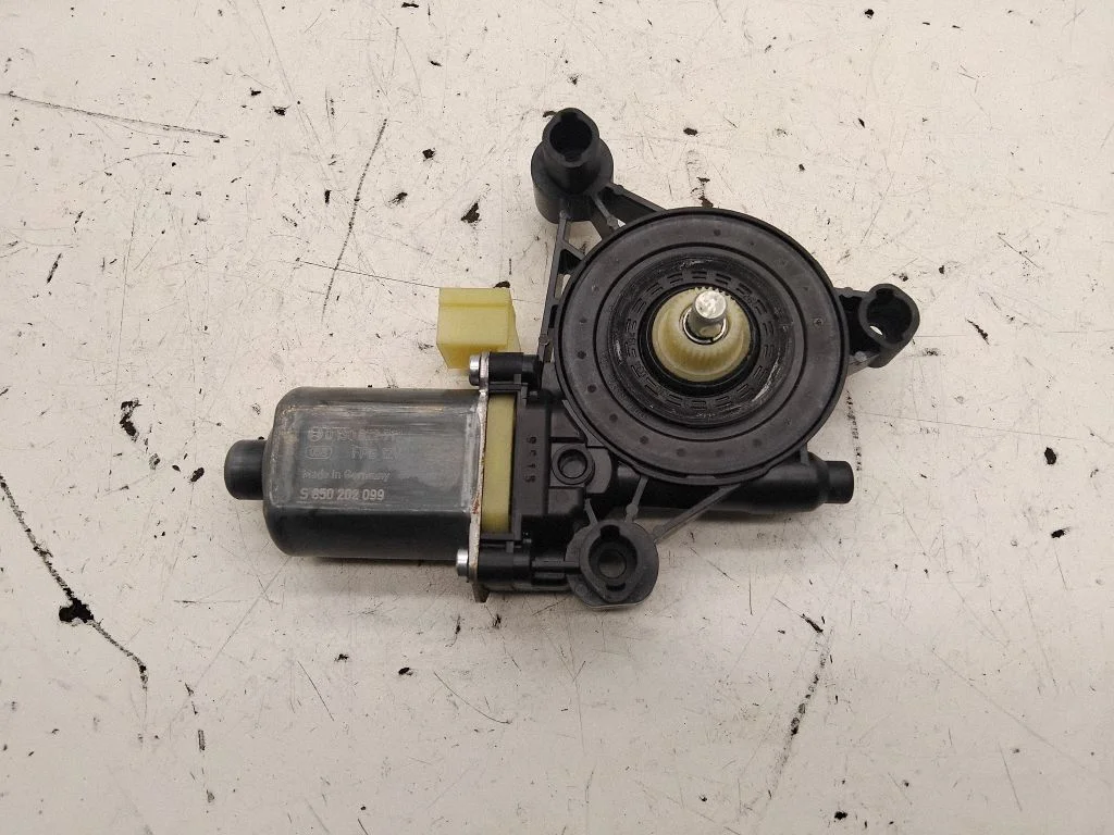 Front door window regulator motor – Volkswagen e-Golf (2014-)