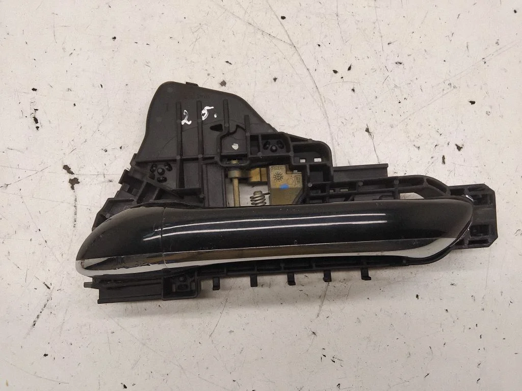 Rear door exterior handle – left