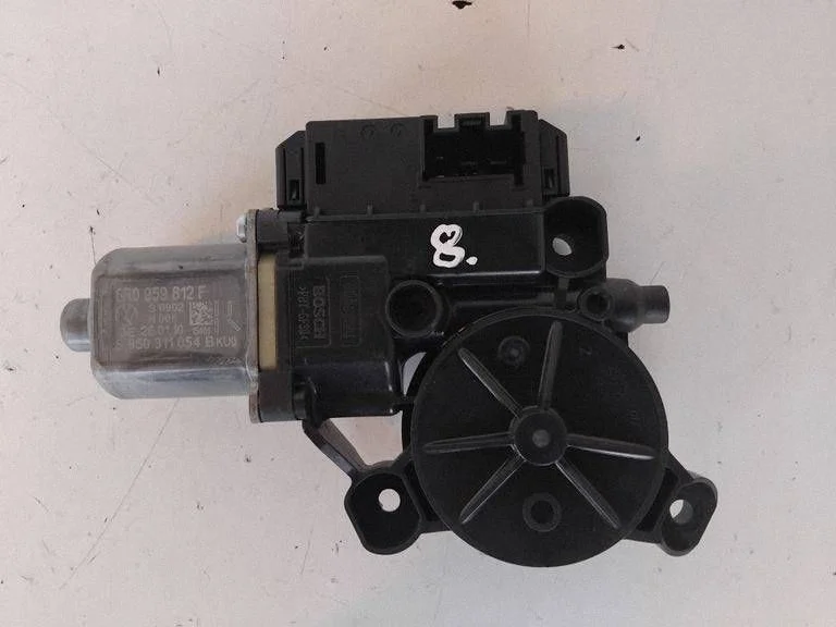 Aizmugurējā loga pacēlāja motoriņš 6R0959812F