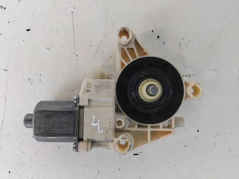 Rear door window regulator motor – Mercedes-Benz E-Class W212 (2009-2016)