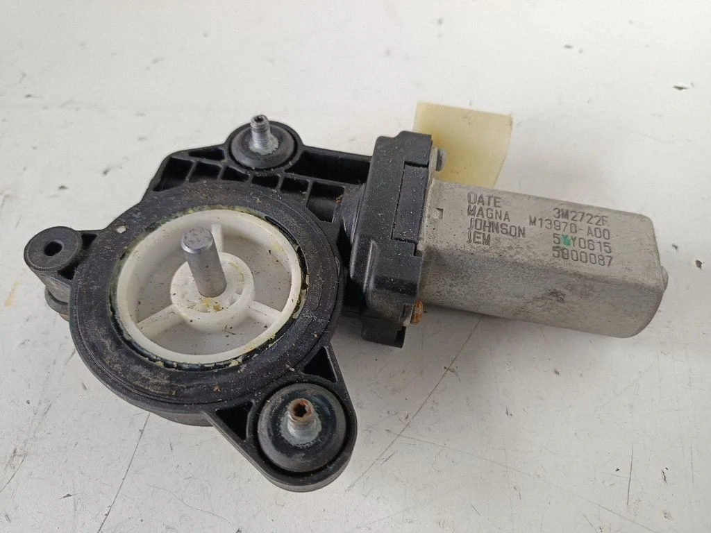 Rear door window regulator motor M13970A00