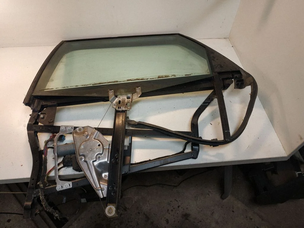 Rear door window regulator with motor 959801B