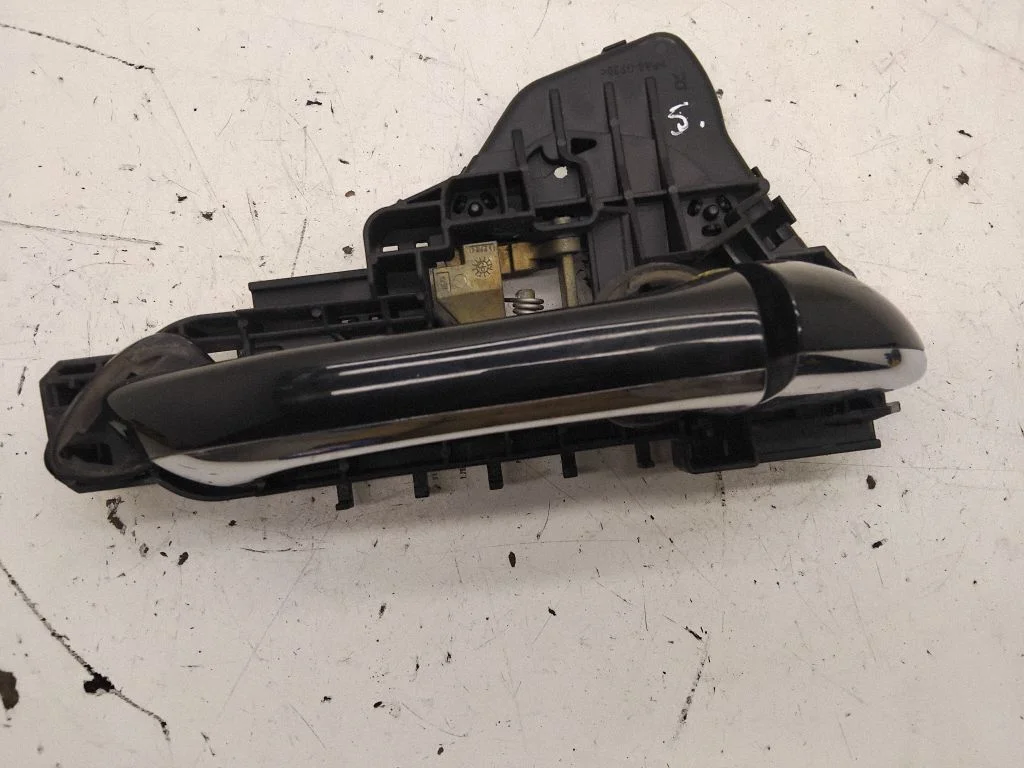 Rear door exterior handle – right