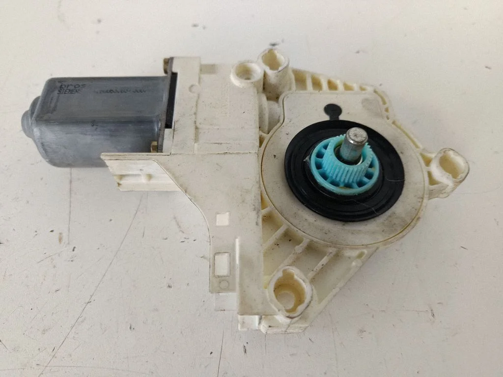 Rear door window regulator motor – Audi A6 Allroad C6 (2006-2011)