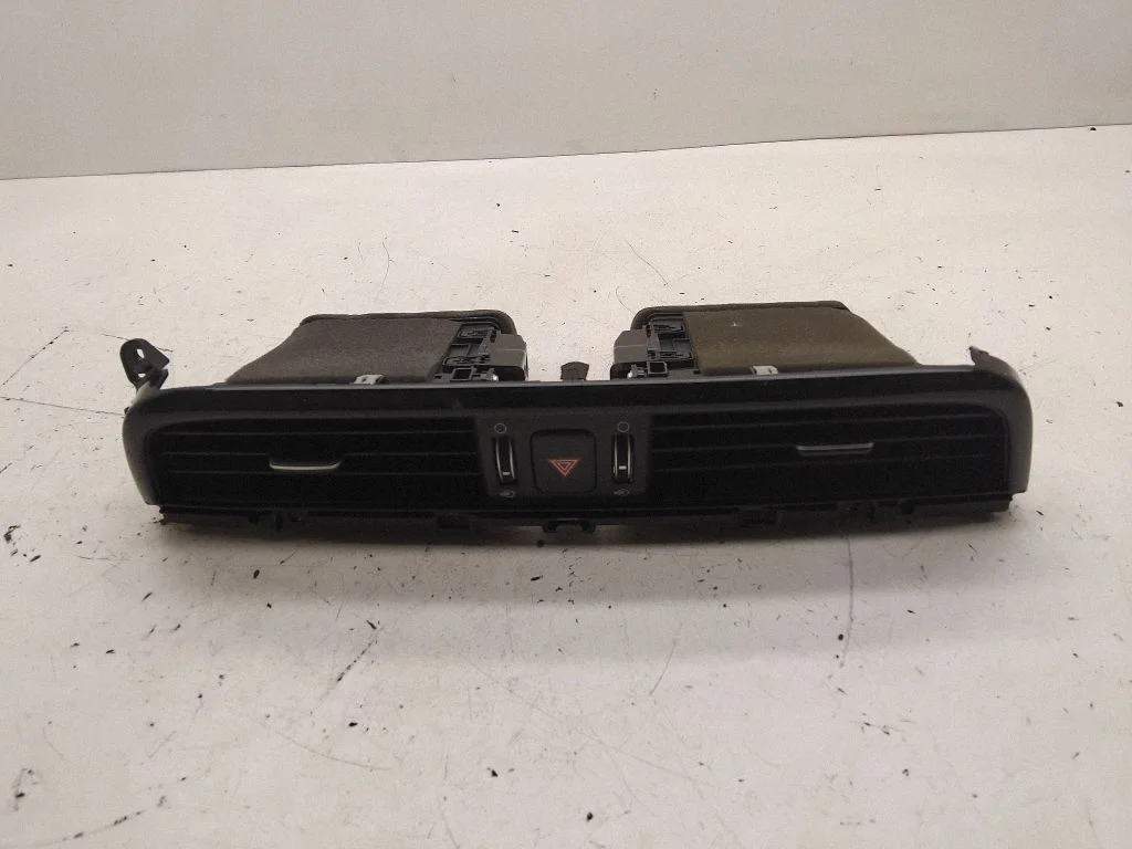 Dash center air vent grill – KIA Optima (2015-2020)
