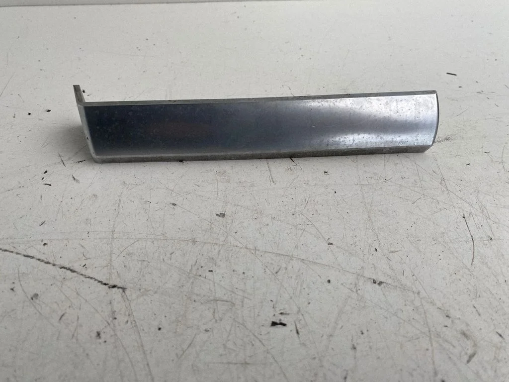 Dekoratīvā apdares josliņa 6956692