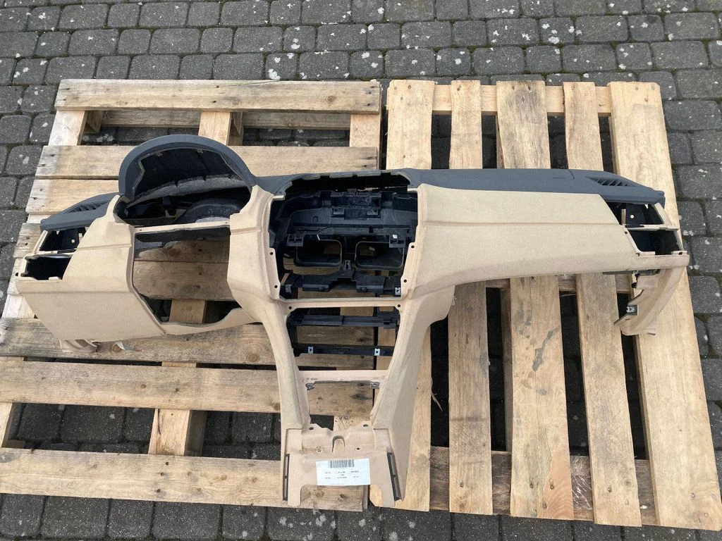 Dashboard 7055976