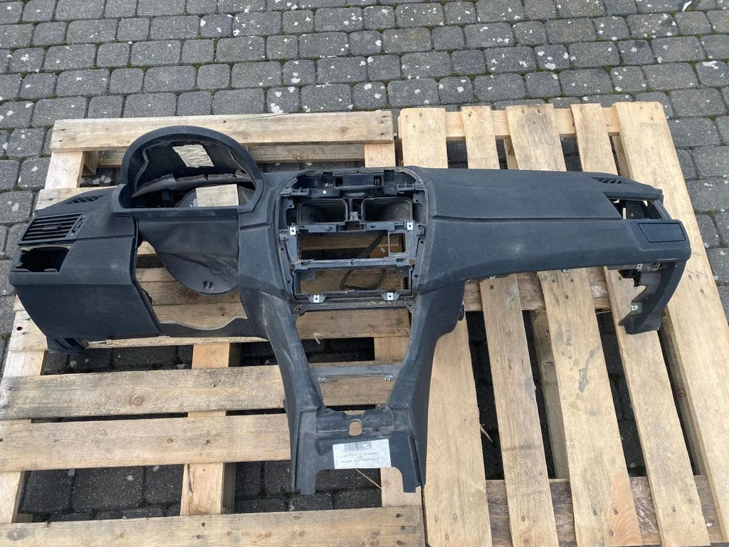 Dashboard 7055976