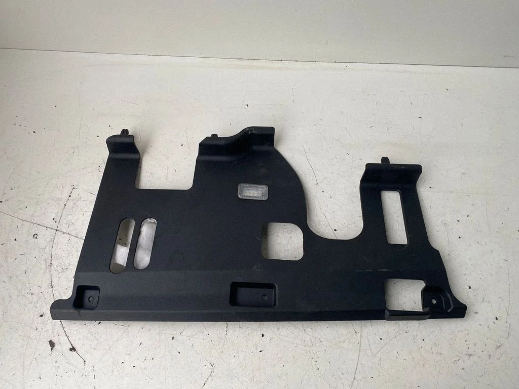 Dashboard lower bottom trim panel CPLA046B01BC