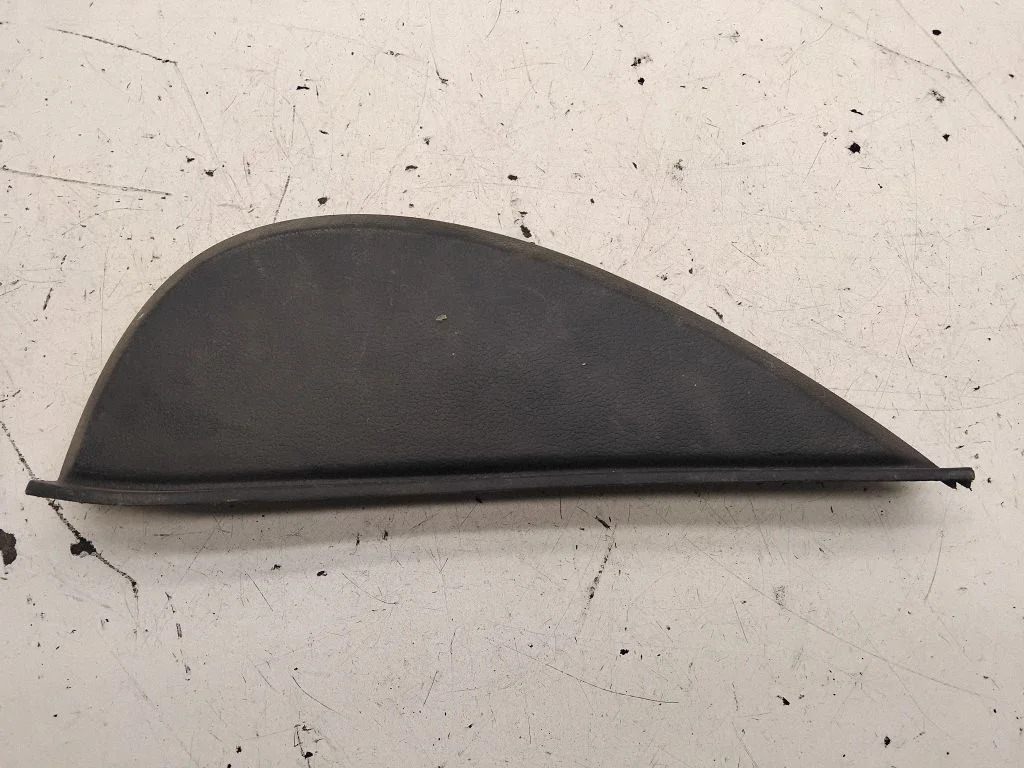 Dashboard side end trim 847653U000